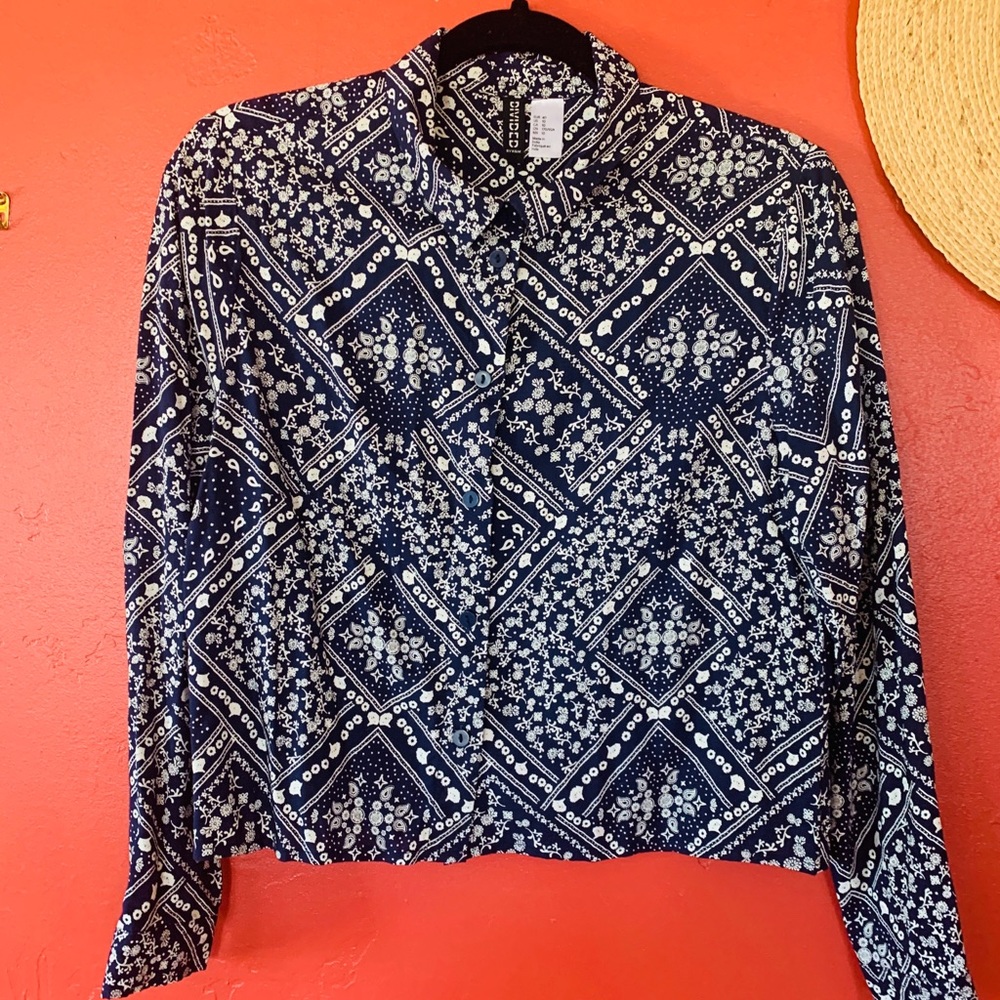 2/$15 H&M BANDANA PRINT CROPPED BLOUSE